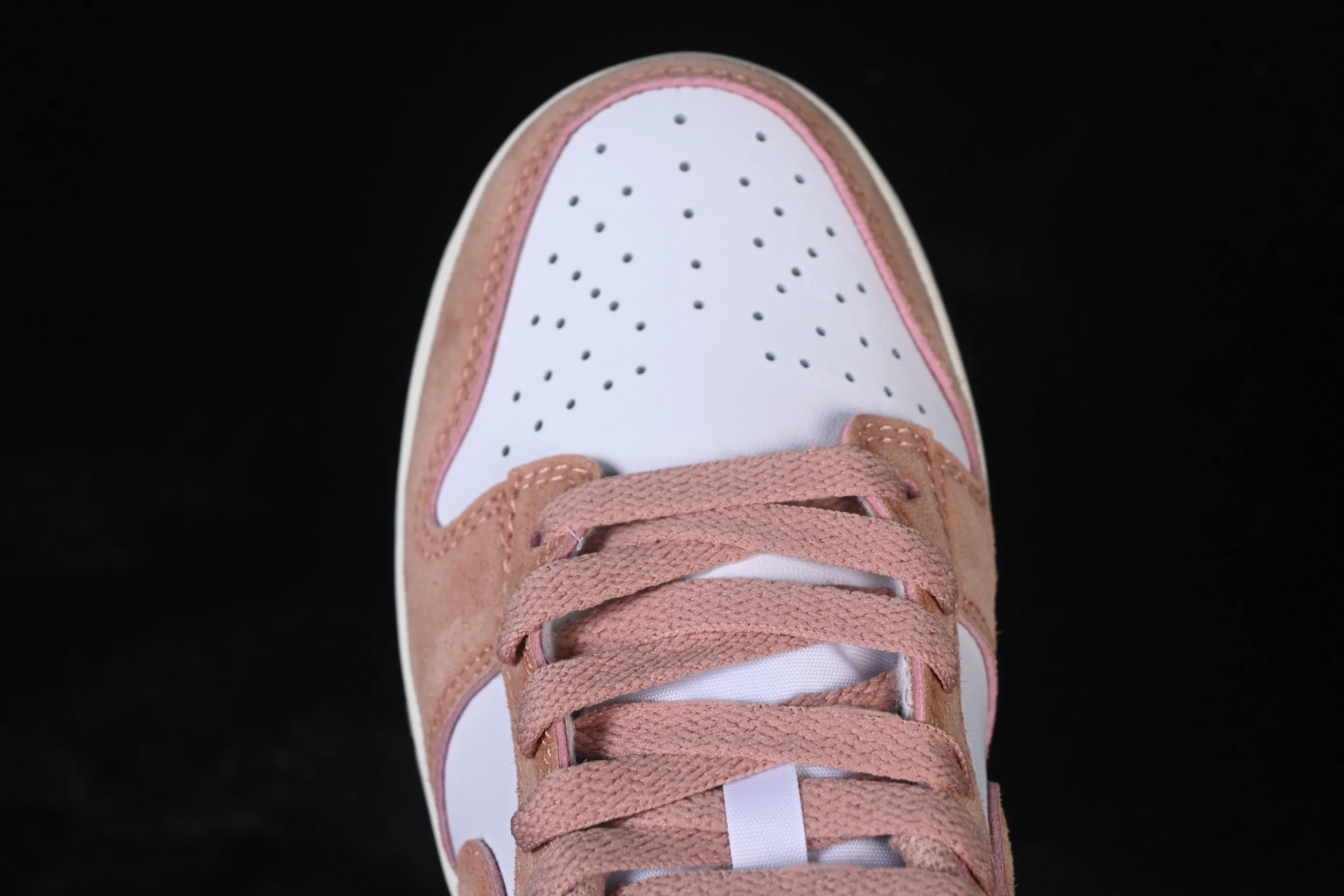 All categories Nk SB Dunk series Nk SB Dunk Low low-top sneakers X version Nike SB Dunk Low Year of the Horse pink and white low-top casual sneakers IB4417-102